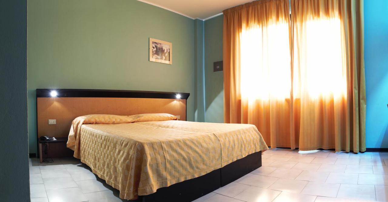 Hotel Green Sporting Club 4*